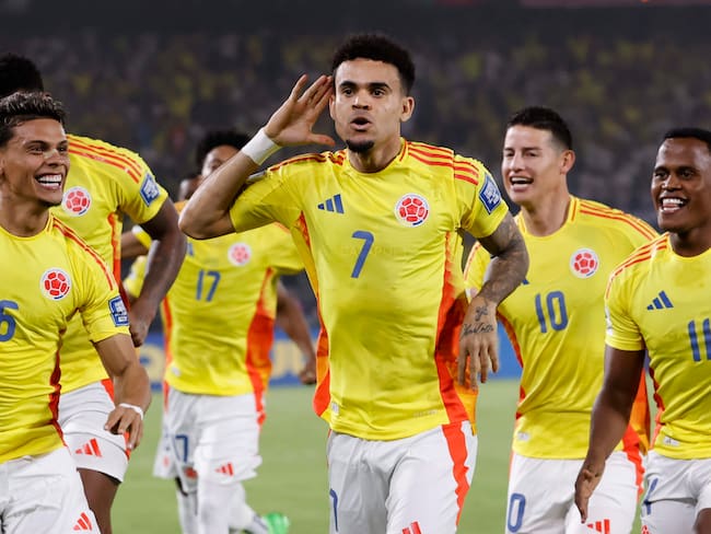 Luis Díaz de Colombia celebra un gol ante Paraguay por Eliminatorias Sudamericanas para el Mundial de 2026. FOTO: EFE/Mauricio Dueñas Castañeda